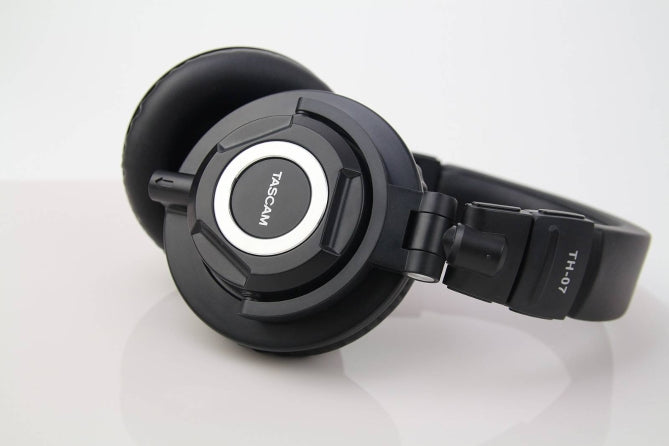 TH-07 - High Definition Monitor Headphones