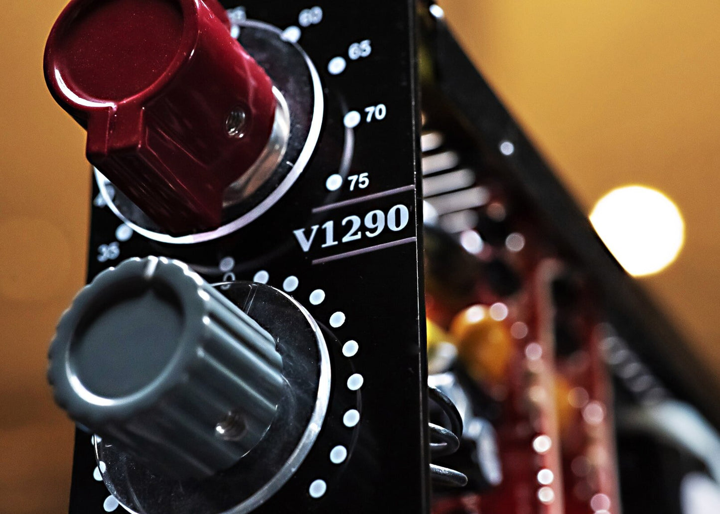 V1290 500-SERIES Preamplifier