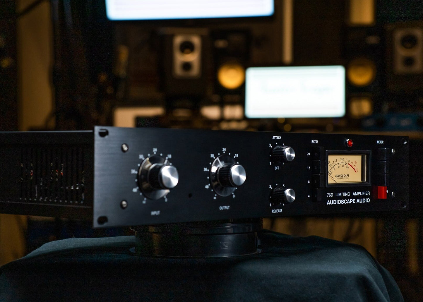 76D Limiting Amplifier