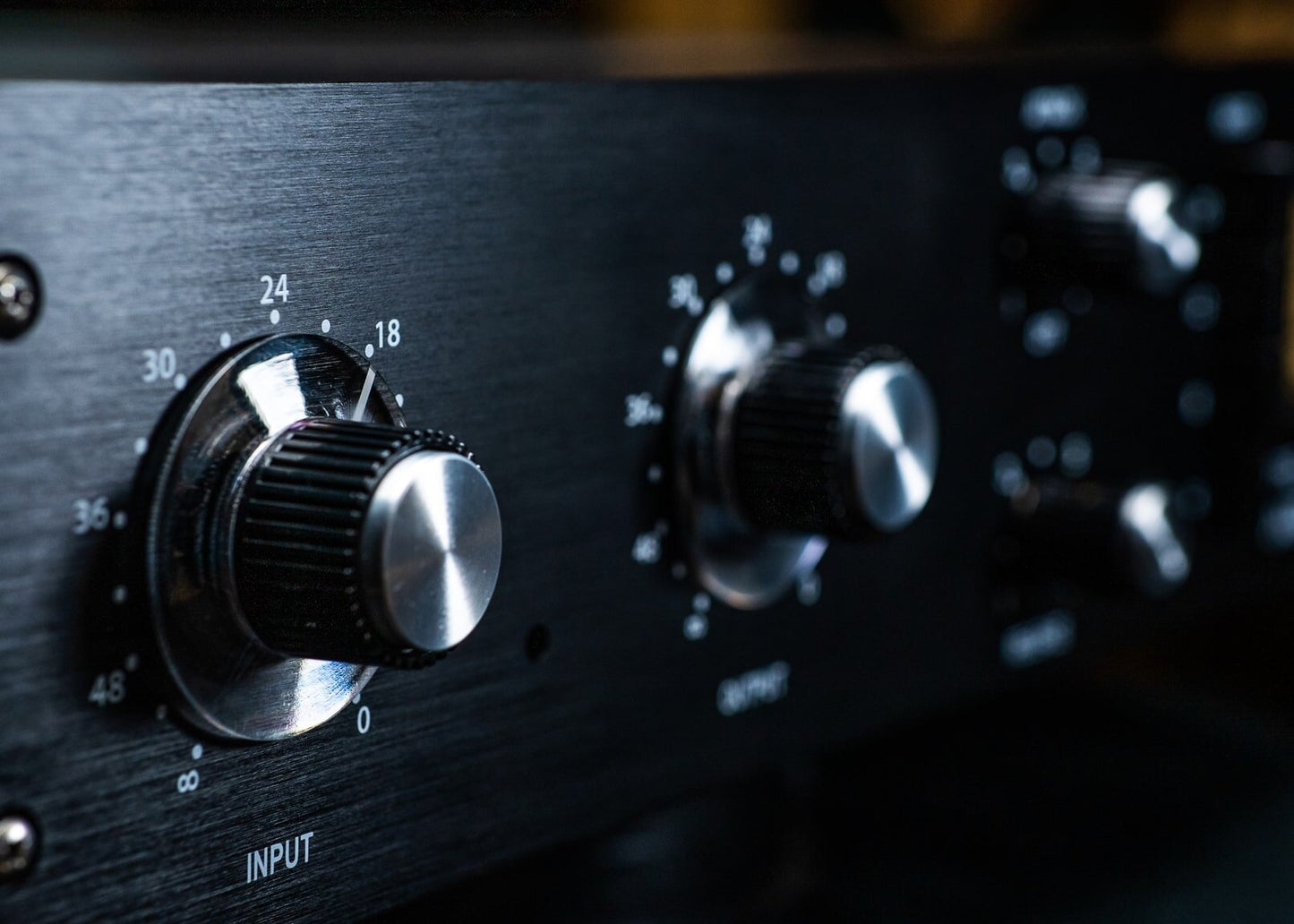 76D Limiting Amplifier