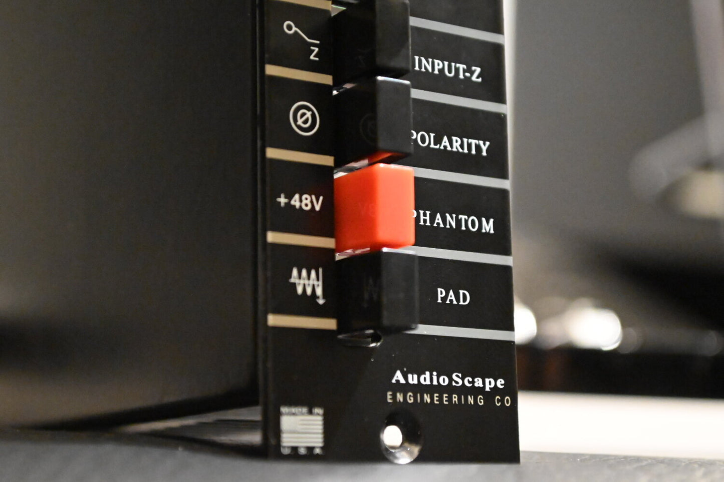 V108 500-SERIES Preamplifier