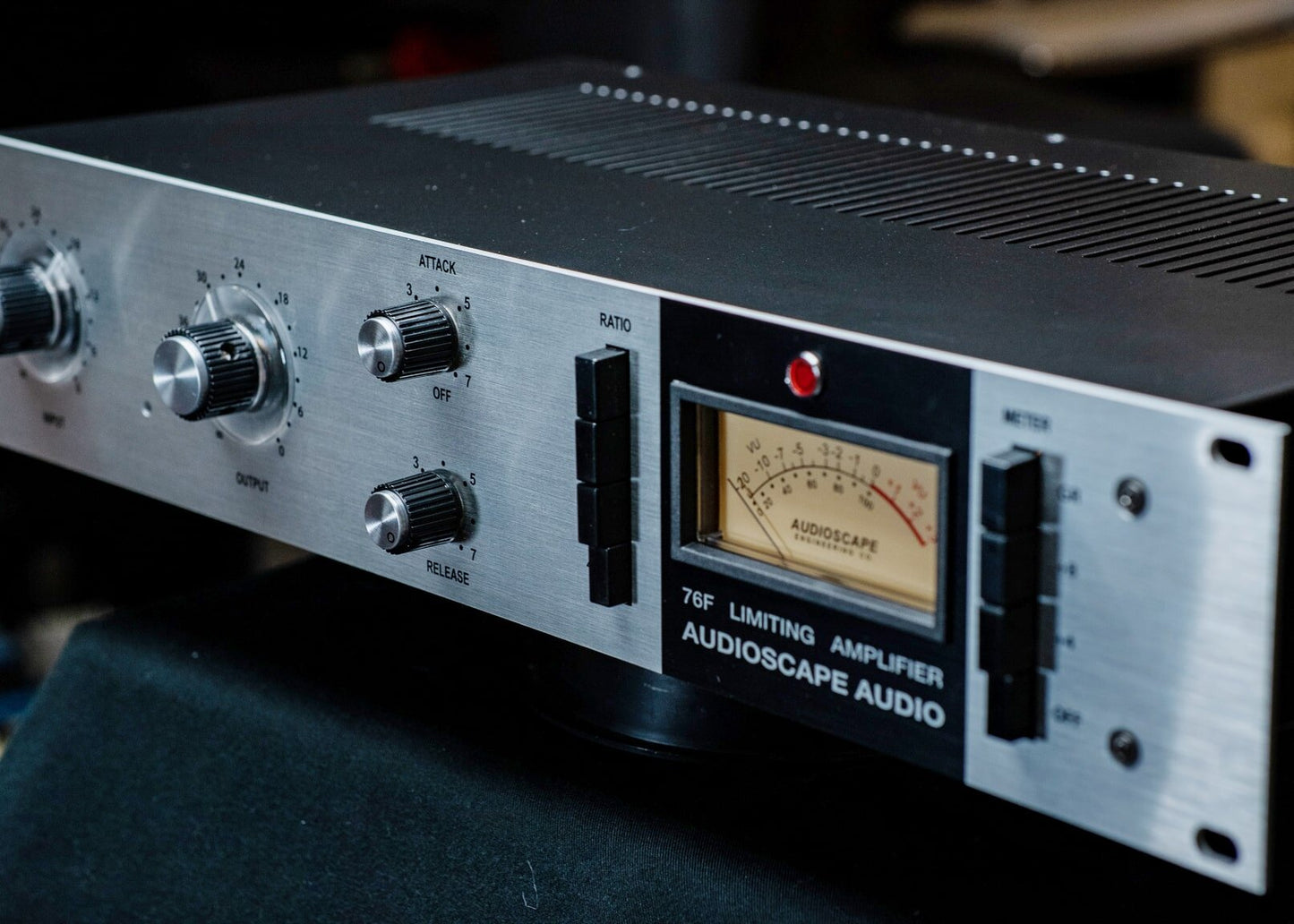 76F Limiting Amplifier