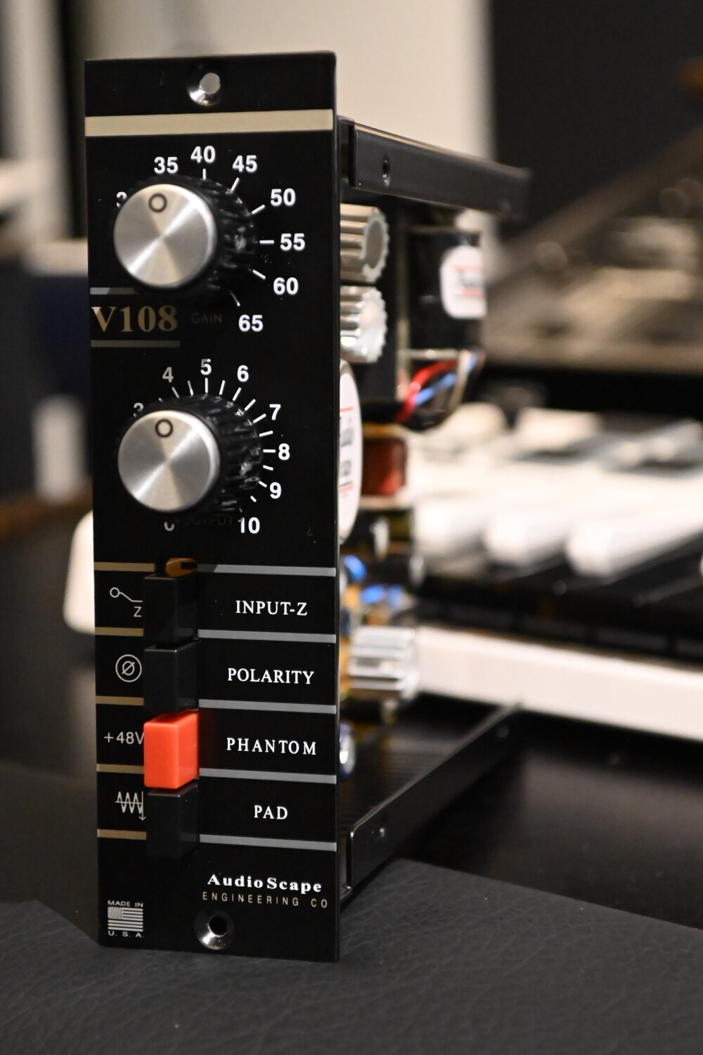 V108 500-SERIES Preamplifier